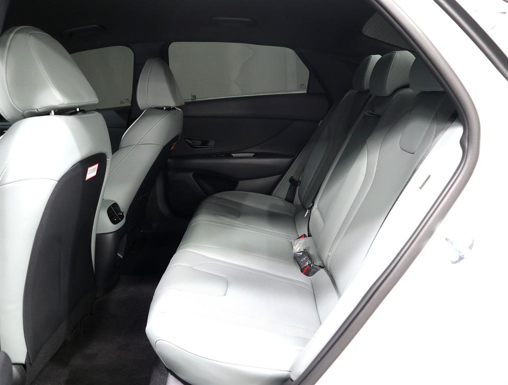 HYUNDAI Avante - Vista 10