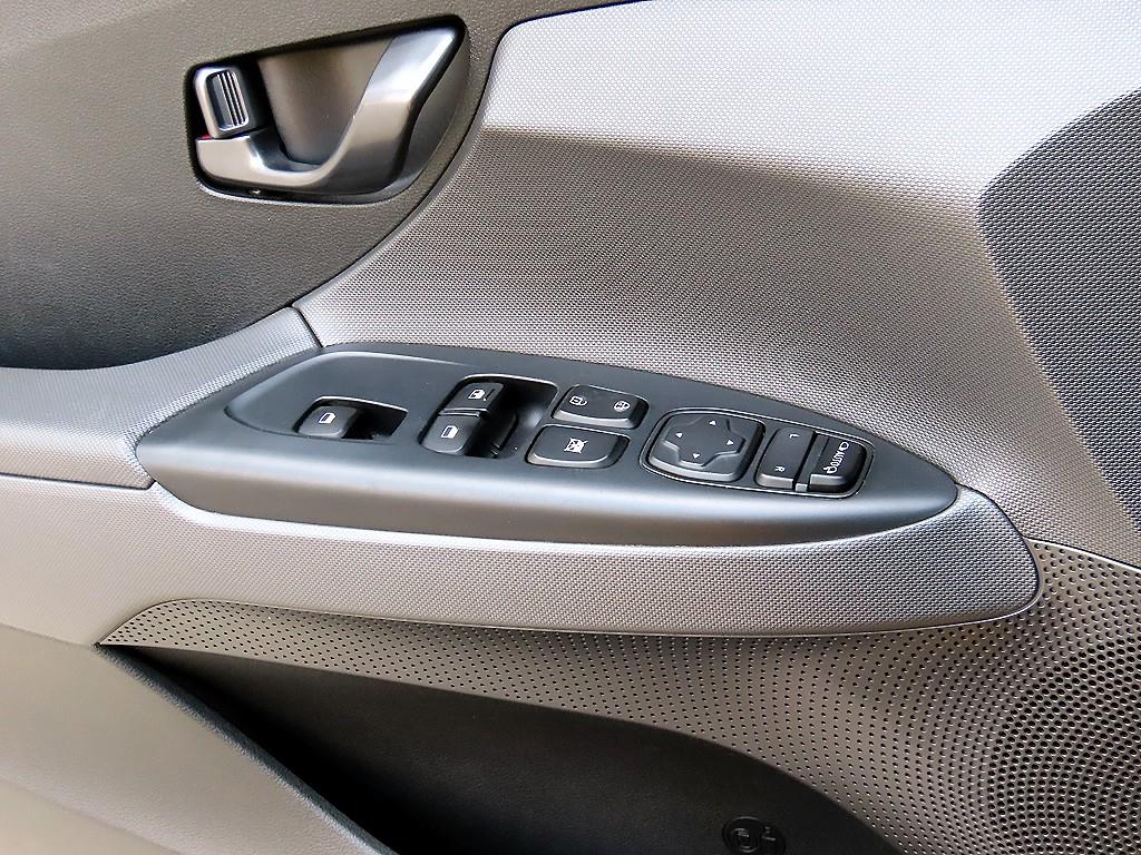 HYUNDAI Veloster - Vista 12