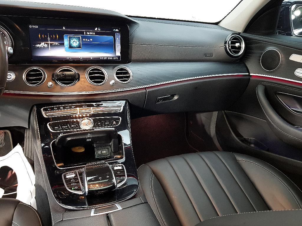 Mercedes Benz E class - Vista 10