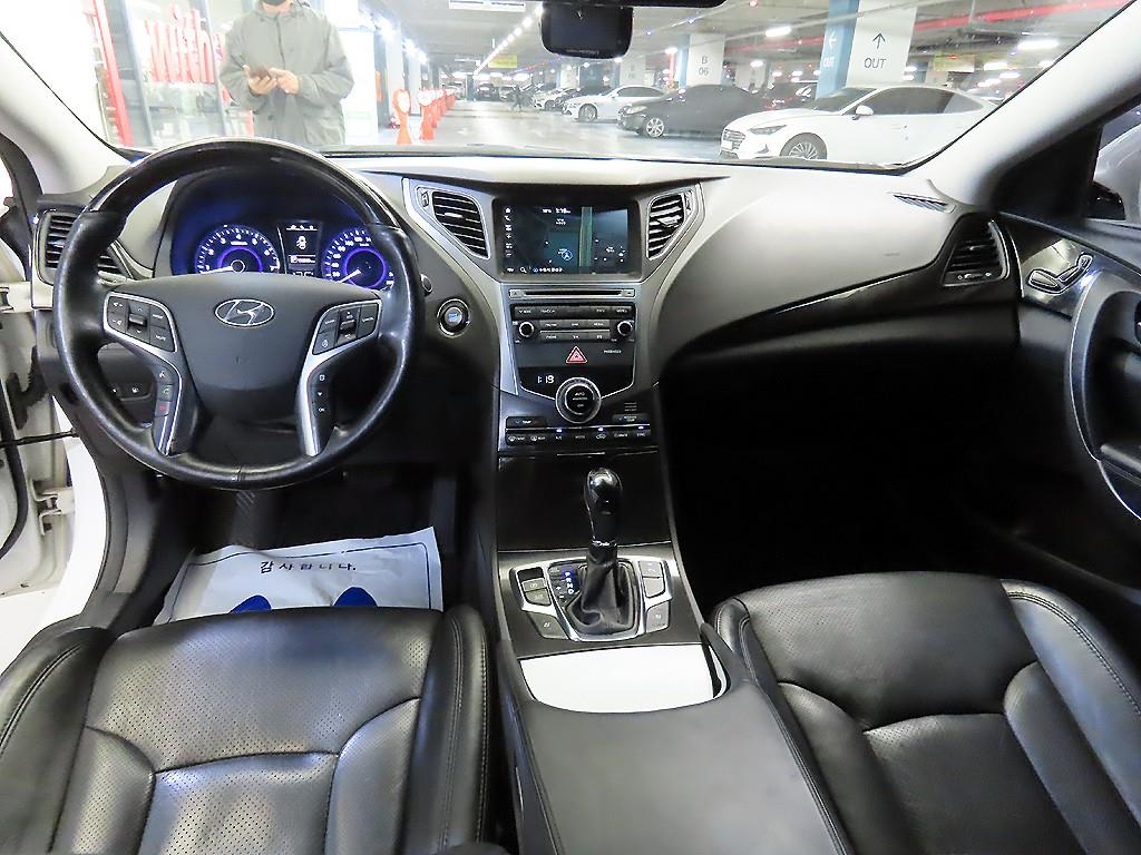 HYUNDAI Grandeur - Vista 10