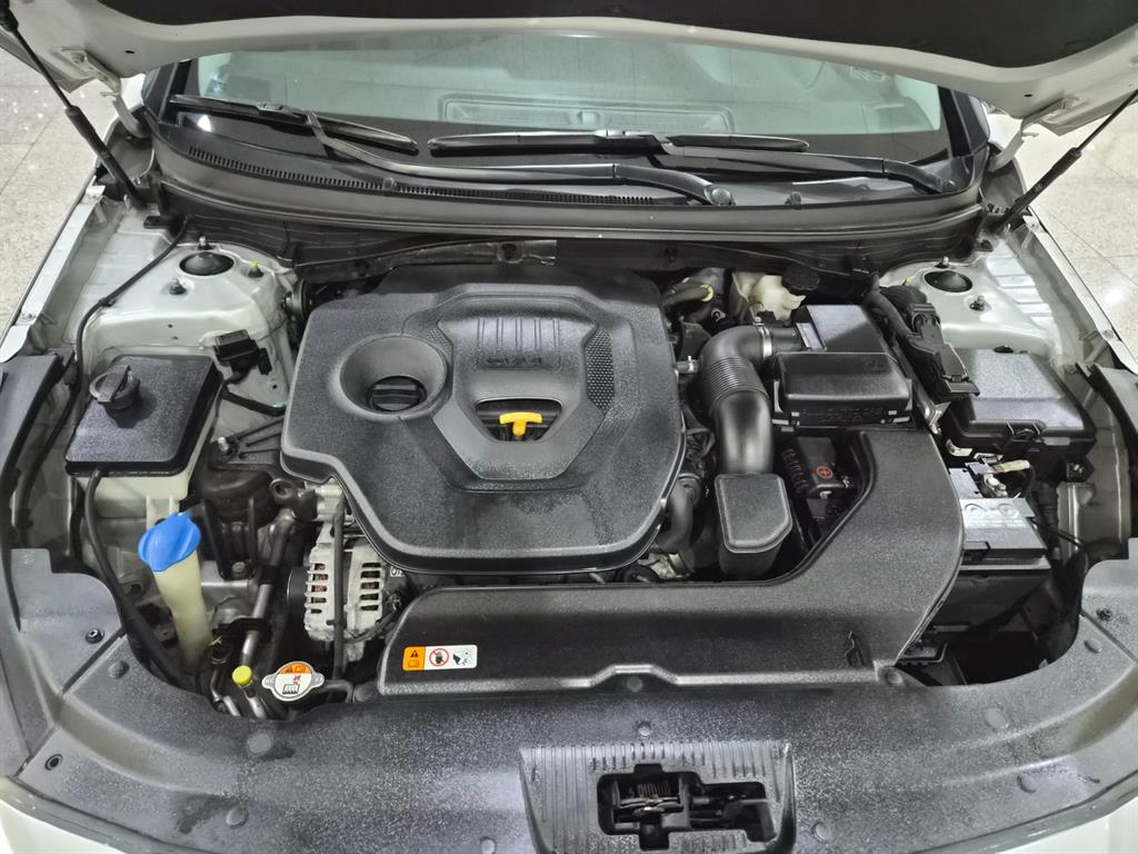 HYUNDAI Sonata - Vista 6