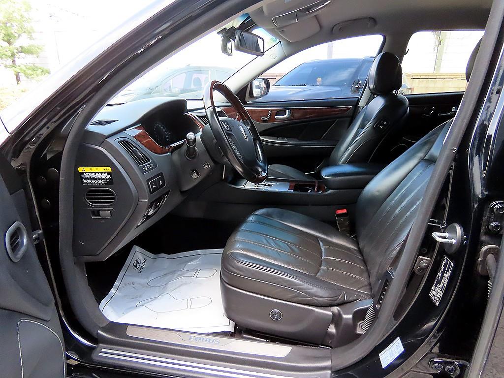 HYUNDAI Equus - Vista 5