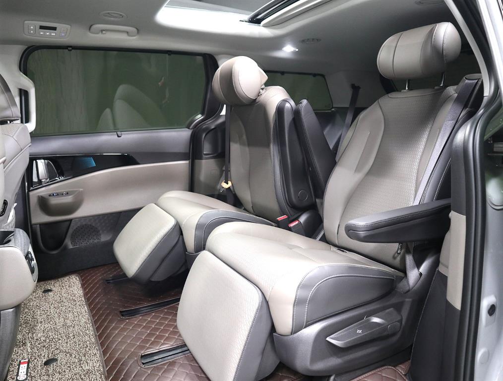 KIA Carnival - Vista 10