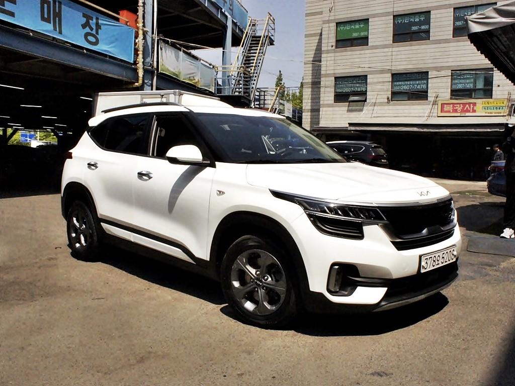 KIA Seltos - Vista 3