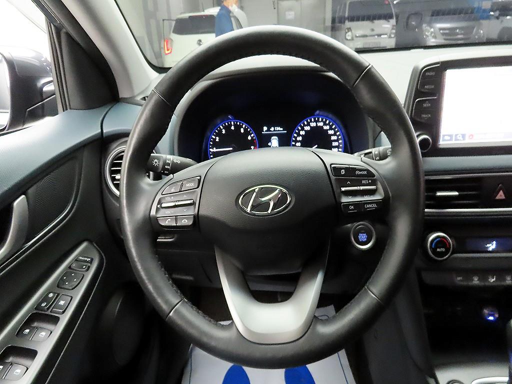 HYUNDAI Kona - Vista 7