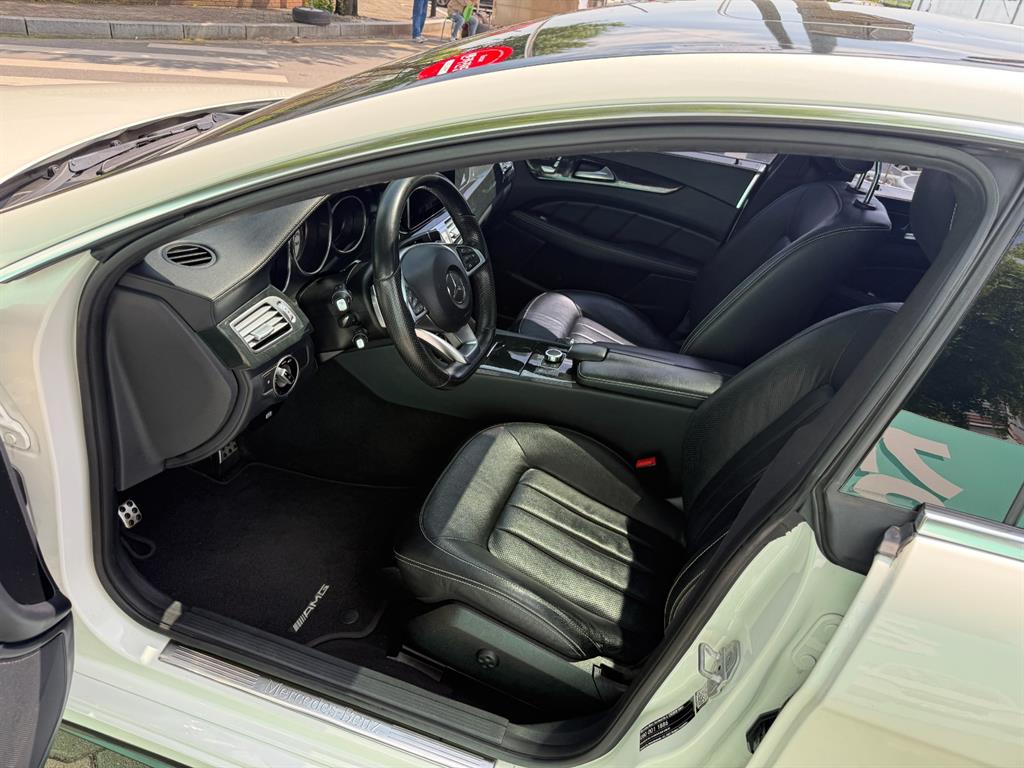 Mercedes Benz CLS Class - Vista 11