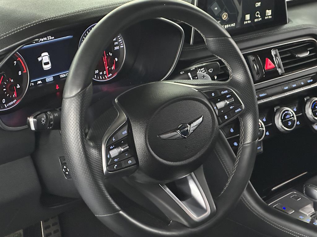 Genesis G70 - Vista 6