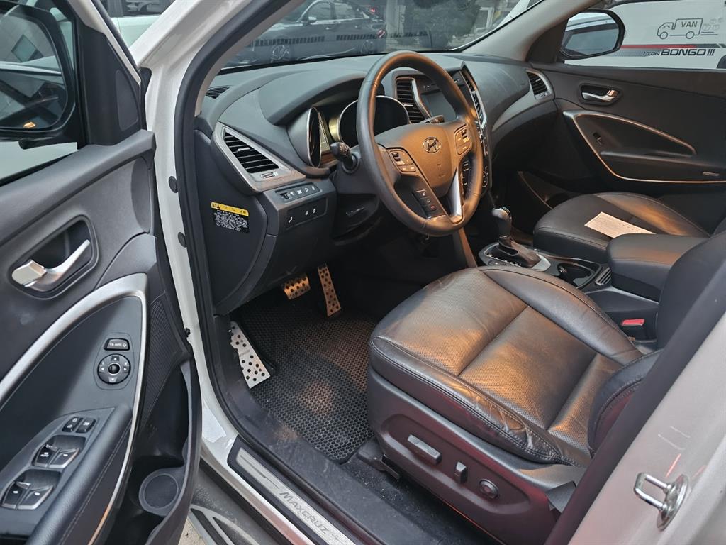 HYUNDAI Maxcruz - Vista 5