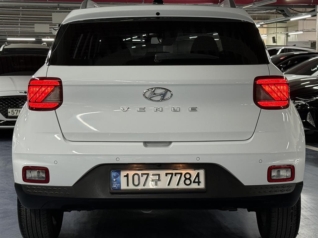 HYUNDAI Venue - Vista 4