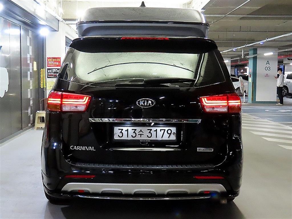 KIA Carnival - Vista 5