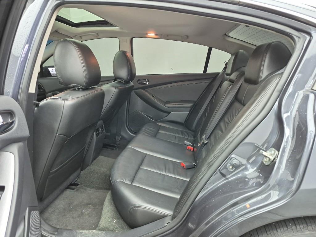Nissan Altima - Vista 12