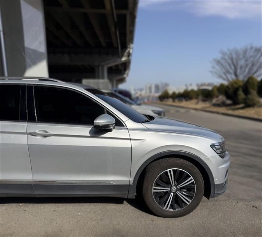 Volkswagen Tiguan - Vista 4