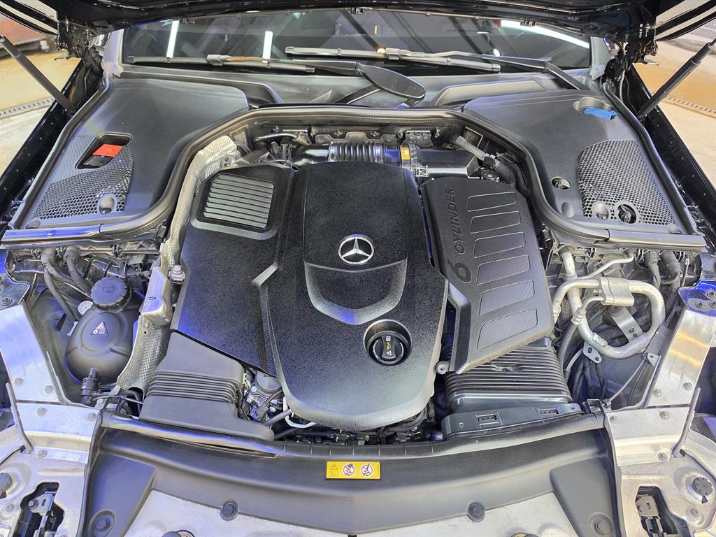 Mercedes Benz CLS Class - Vista 8