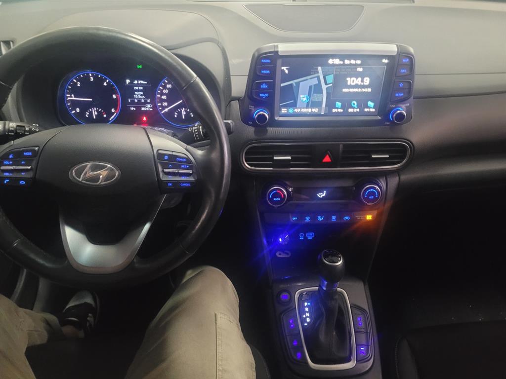 HYUNDAI Kona - Vista 8