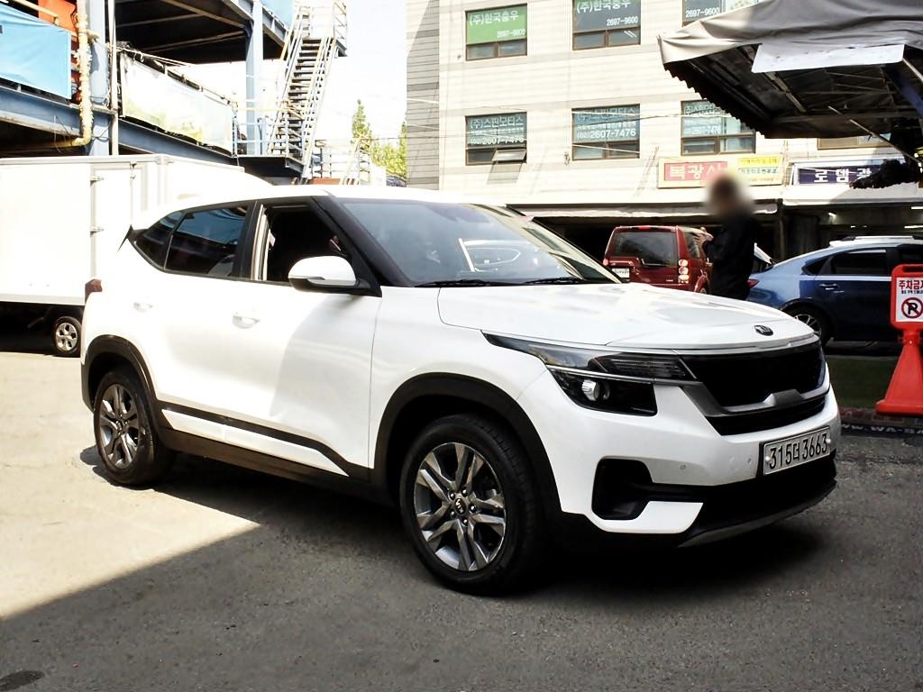 KIA Seltos - Vista 3