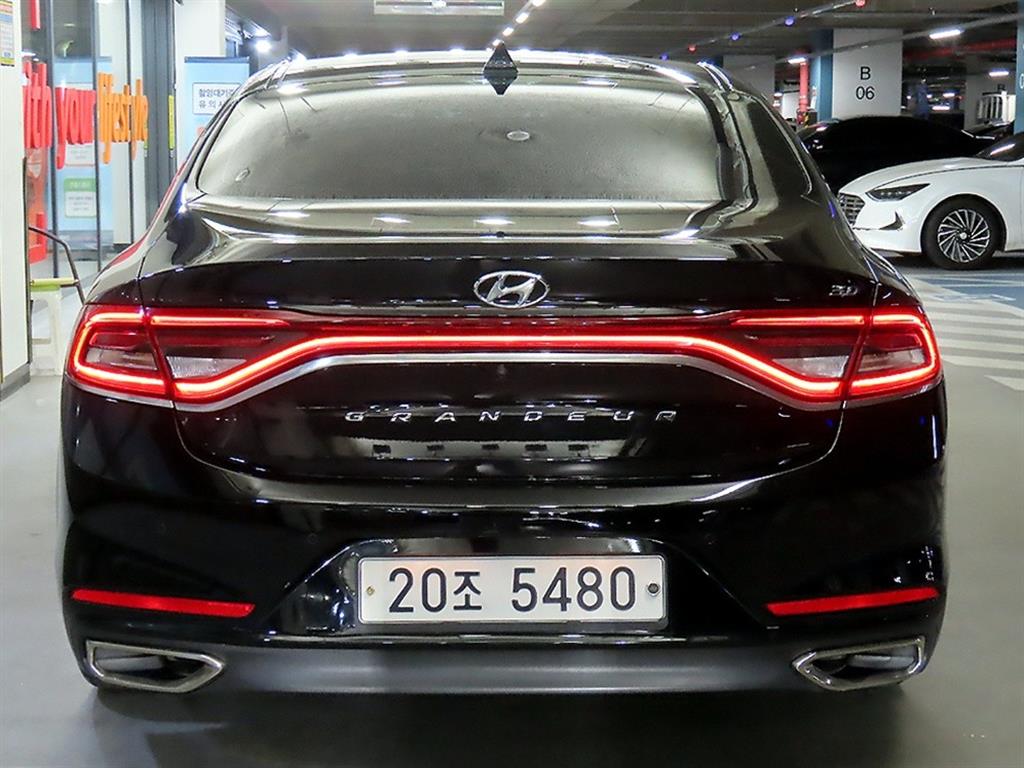 HYUNDAI Grandeur - Vista 5