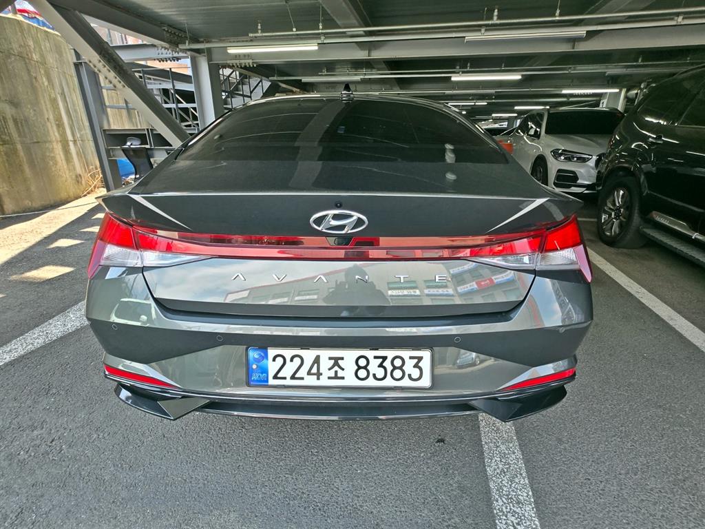 HYUNDAI Avante - Vista 4