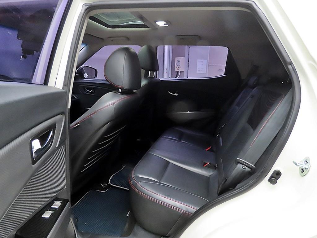 Ssangyong Tivoli - Vista 6