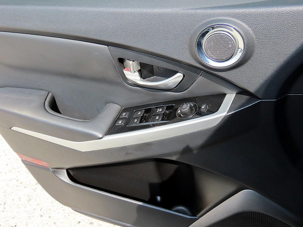 Ssangyong Korando - Vista 11
