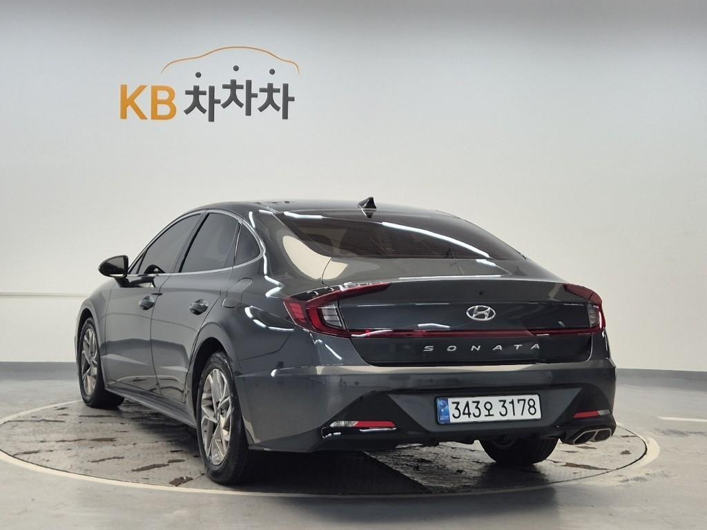 HYUNDAI Sonata - Vista 2
