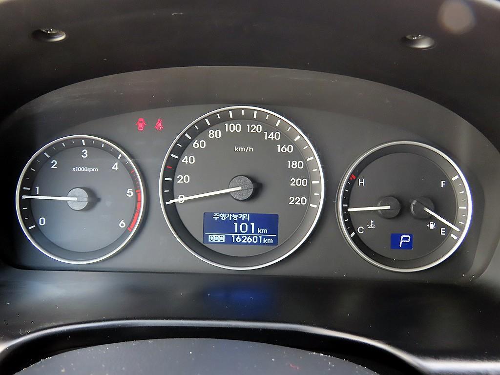HYUNDAI Starex - Vista 9