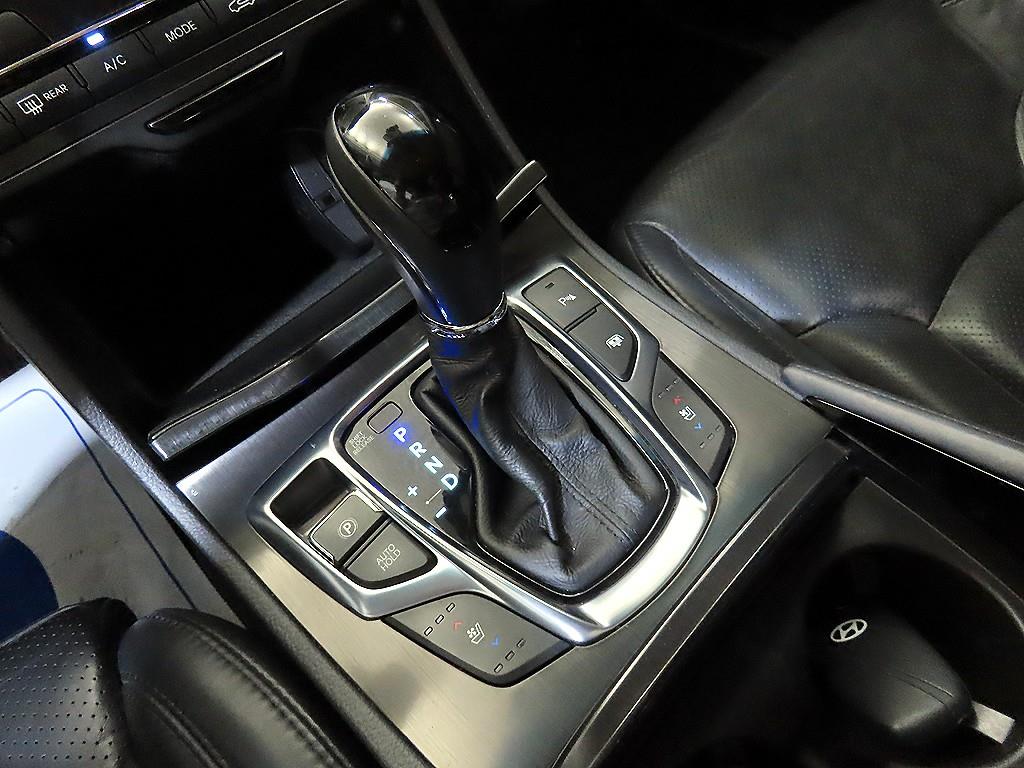 HYUNDAI Grandeur - Vista 12