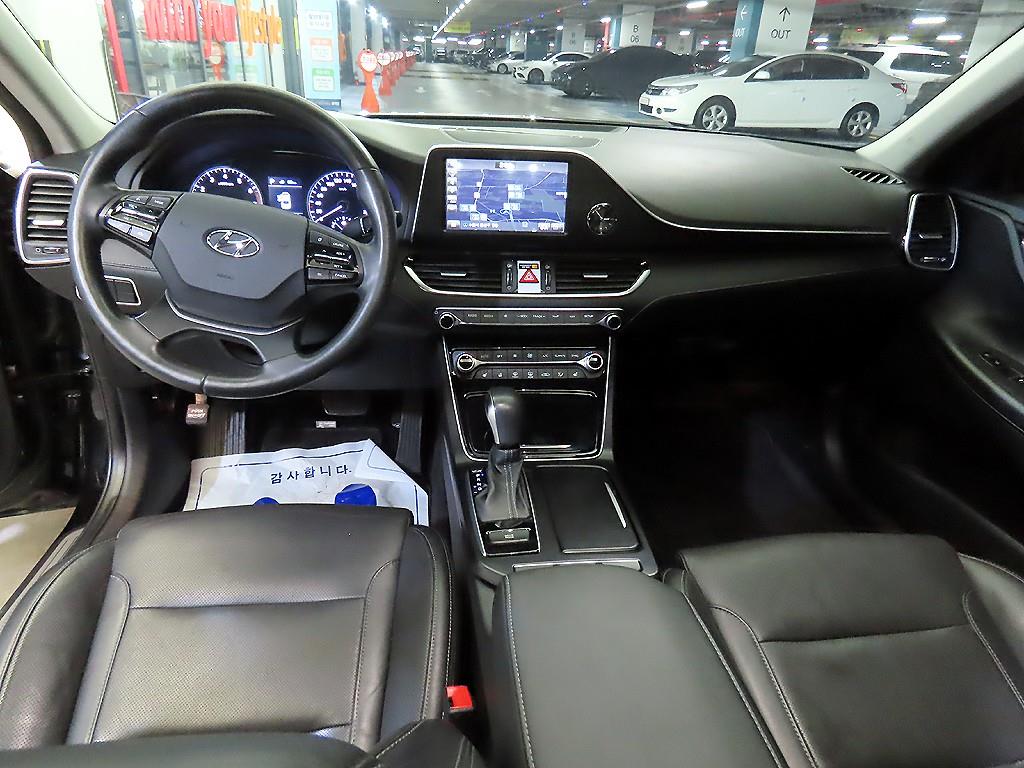 HYUNDAI Grandeur - Vista 10
