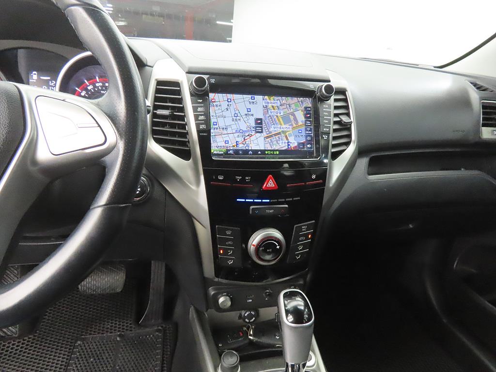 Ssangyong Tivoli - Vista 10