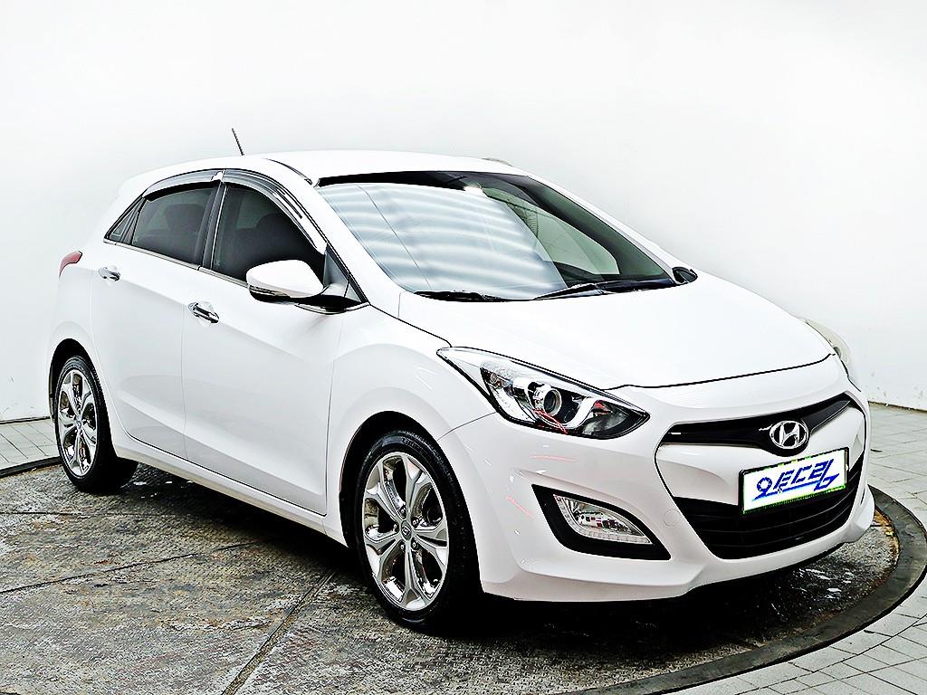 HYUNDAI i30 - Vista 3