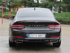 Genesis G80 - Vista 8