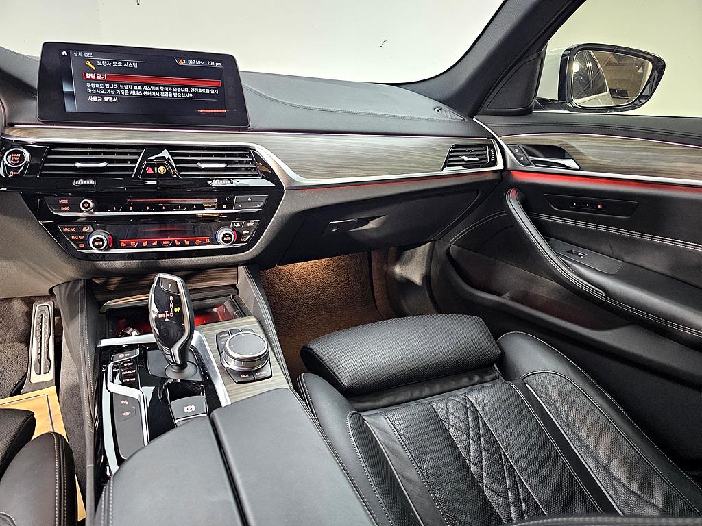 BMW 5 Series - Vista 10