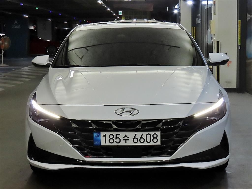 HYUNDAI Avante - Vista 2