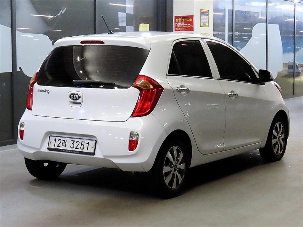 KIA Morning - Vista 4