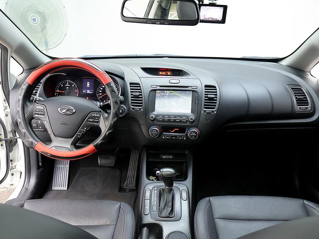 KIA K3 - Vista 9