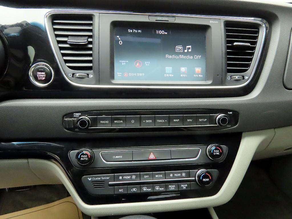 KIA Carnival - Vista 9
