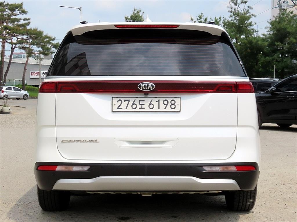 KIA Carnival - Vista 4