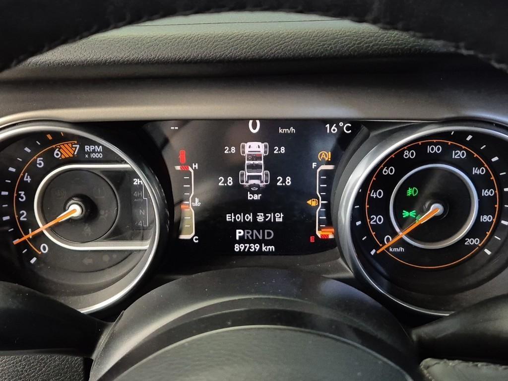 Jeep Wrangler - Vista 6