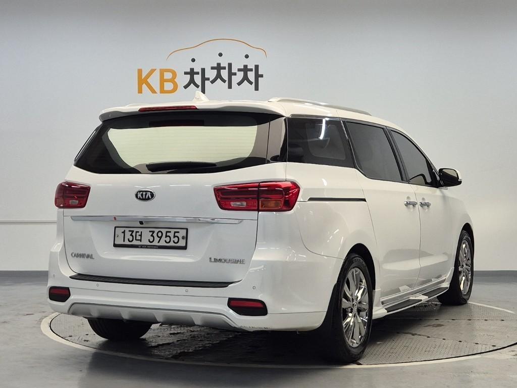 KIA Carnival - Vista 3