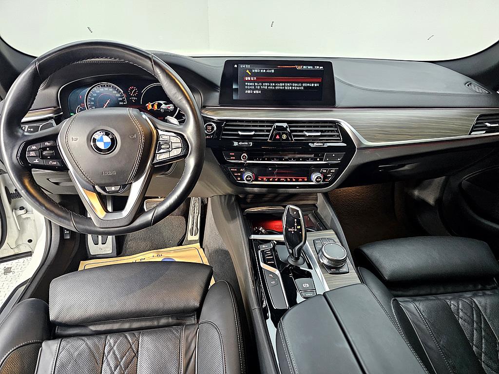 BMW 5 Series - Vista 5