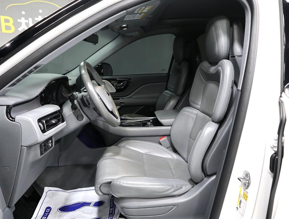 Lincoln Aviator - Vista 9
