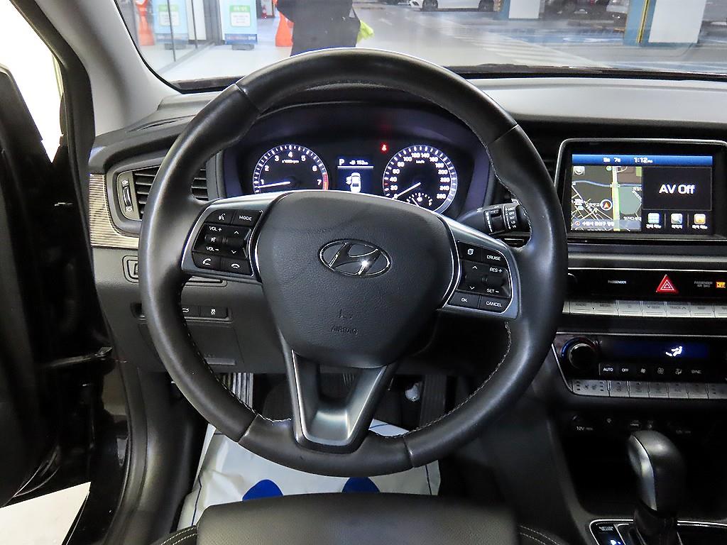 HYUNDAI Sonata - Vista 8