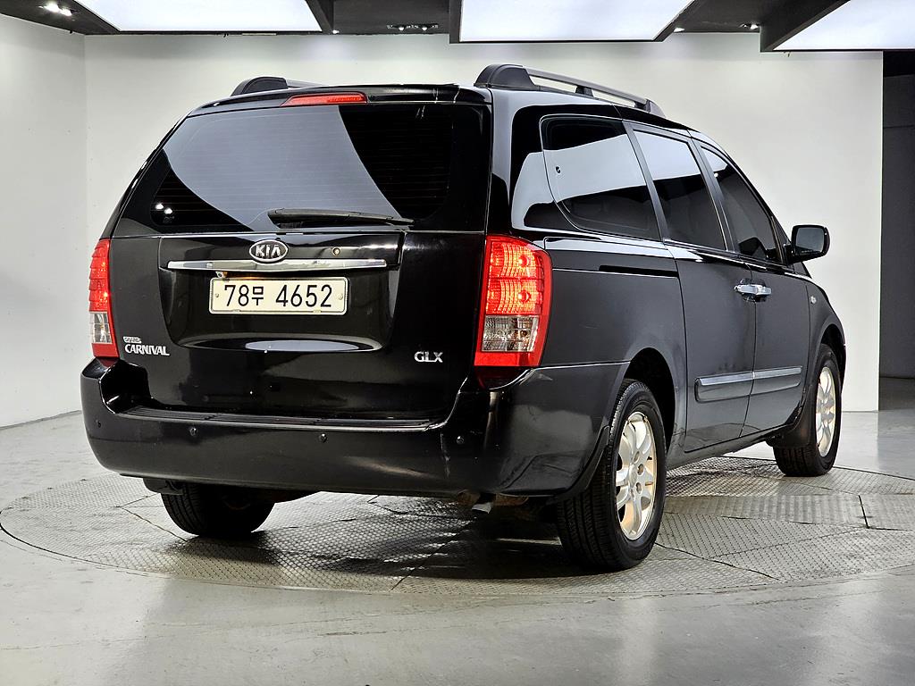 KIA Carnival - Vista 4