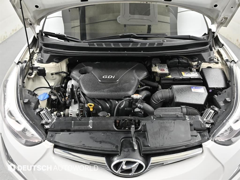 HYUNDAI Avante - Vista 6