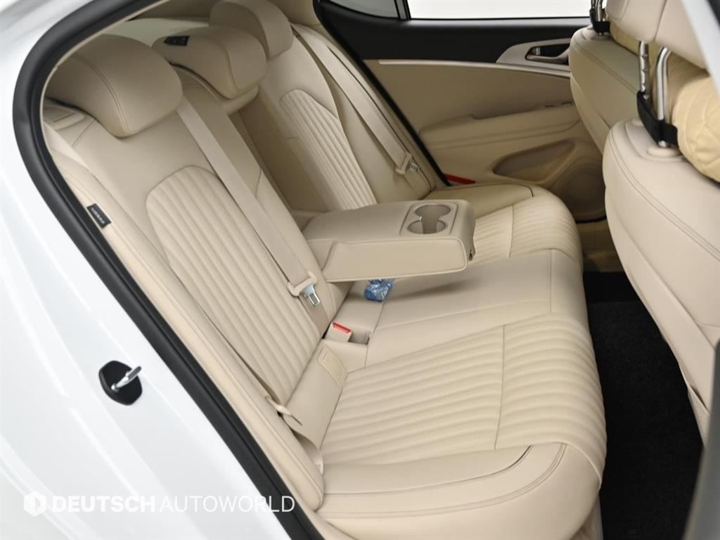 Genesis G70 - Vista 12