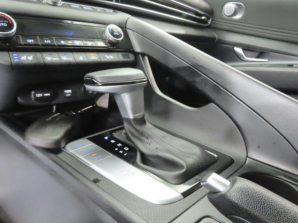 HYUNDAI Avante - Vista 11