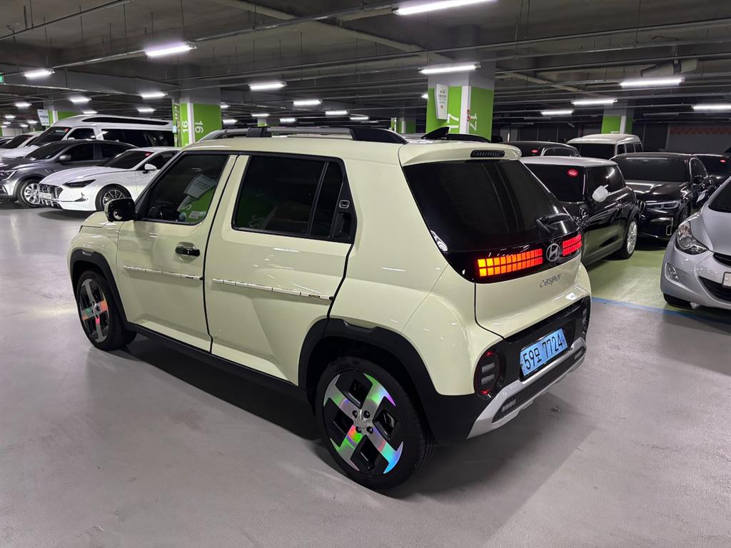 HYUNDAI Casper - Vista 5