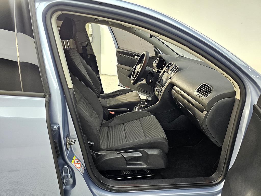 Volkswagen Golf - Vista 11