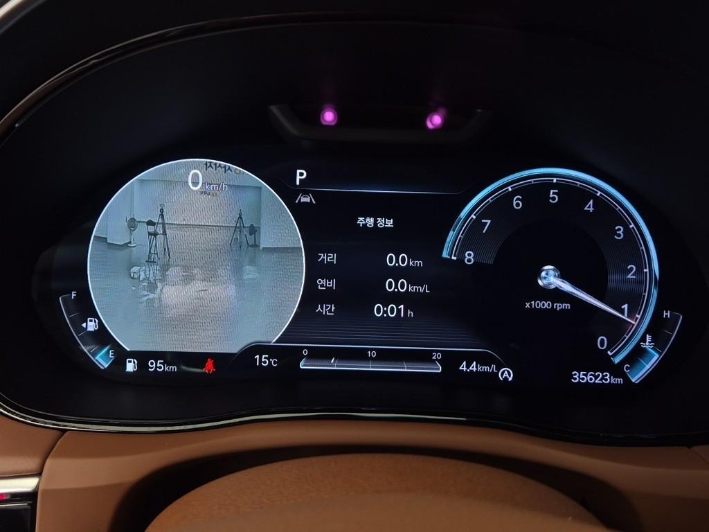 Genesis GV70 - Vista 6