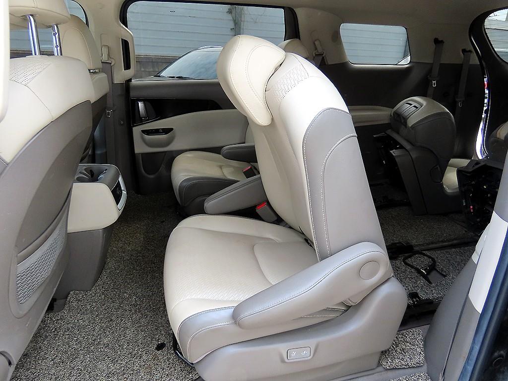 KIA Carnival - Vista 6