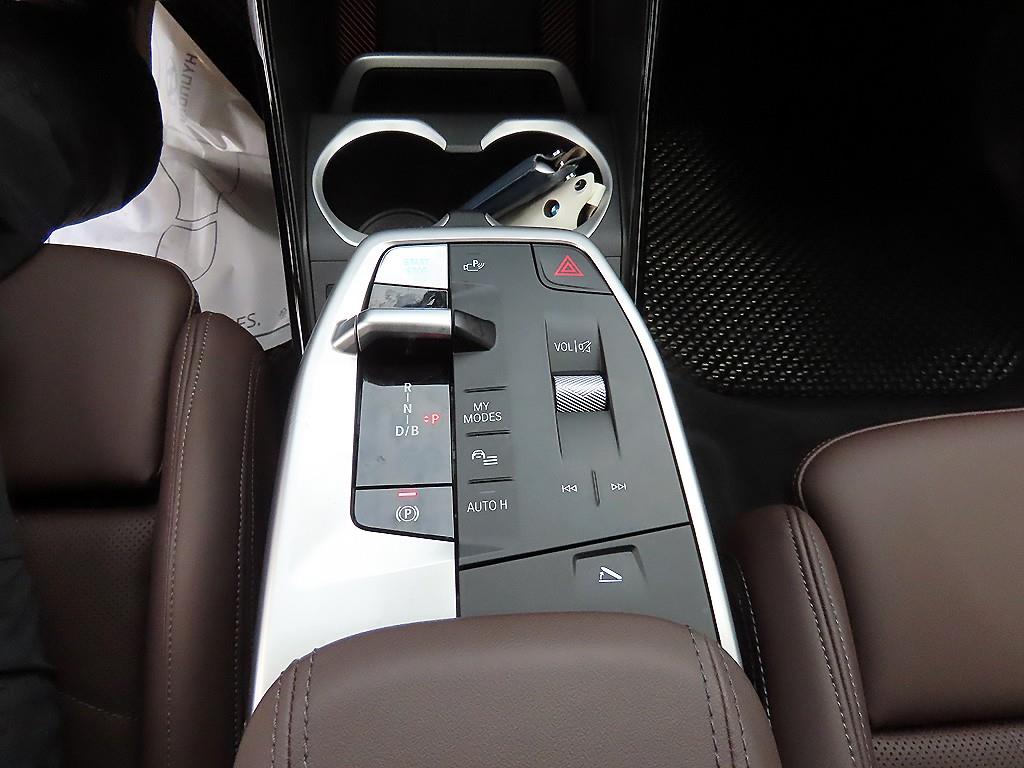 BMW iX1 - Vista 11